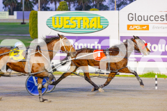 2025_PACEPIX_GP10062025_RACE1_Bonstar_WIN_WEB-11