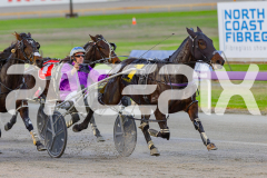 2025_PACEPIX_GP13052025_Race1_Bronzed_WIN_WEB-7