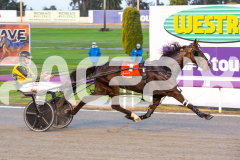 2025_PACEPIX_GP18062025_RACE1_CANDY-APPLE_WIN_WEB-6