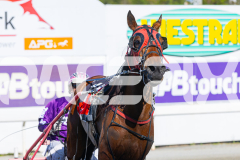 2025_PACEPIX_GP25112025_Race1_CaraDiana_WIN_WEB-15