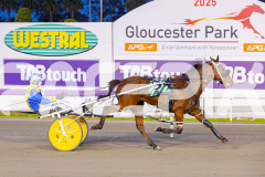 RACE 1 - Chase Me
