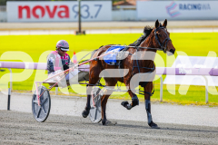 2026_PACEPIX_GP20072026_RACE1_EssenceOfRoyalty_WIN_WEB-10