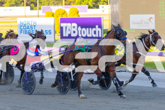 2025_PACEPIX_GP19122025_RACE1_HeavenlyWage_WIN_WEB-3