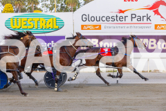 2025_PACEPIX_GP26122025_RACE1_HungerStrike_WIN_WEB-12