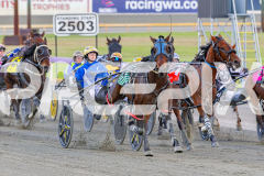 2026_PACEPIX_GP21042026_RACE1_KaraokeStar_WIN_WEB-2