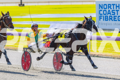 RACE 1 - Ma Petite Dame