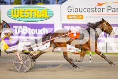 2025_PACEPIX_GP06062025_RACE1_ManhattanMoon_WIN_WEB-6