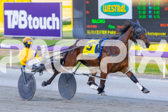 2025_PACEPIX_GP21112025_RACE1_NutbushGIrl_WIN_WEB-15