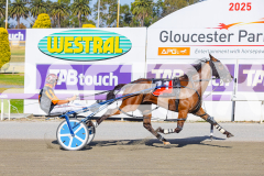 2025_PACEPIX_GP16122025_RACE1_OhMiki_WIN_WEB-14