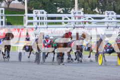 2025_PACEPIX_GP16092025_Race1_Philthejug_WIN_WEB-2