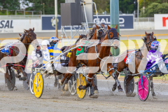 2025_PACEPIX_GP03102025_RACE1_SweetCoco_WIN_WEB-4