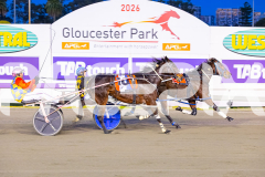 2026_PACEPIX_GP19062026_Race1_UpAndAlive_WIN_WEB-11