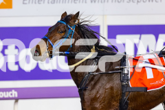 2026_PACEPIX_GP19062026_Race1_UpAndAlive_WIN_WEB-18