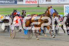 2025_PACEPIX_GP06052025_RACE1_VintageBlu_WIN_WEB-6