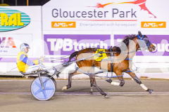 2025_PACEPIX_GP24102025_Race10_AmalfiKnight_WIN_WEB-15