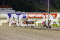2025_PACEPIX_GP10102025_RACE10_BurghleySHard_WIN_WEB-2
