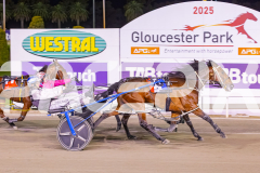 2025_PACEPIX_GP10102025_RACE10_BurghleySHard_WIN_WEB-8