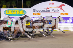 RACE 10 - In Full Flight