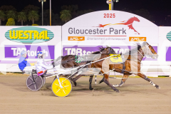 2025_PACEPIX_GP29082025_RACE10_LouieLebeau_WIN_WEB-7