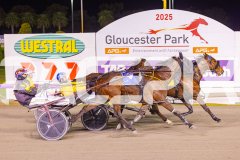 2025_PACEPIX_GP22082025_Race10_SunPublisher_WIN_WEB-6
