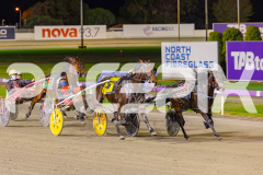 2025_PACEPIX_GP16052025_Race10_TobyGeorge_WavesOfFortune_WIN_WEB-5