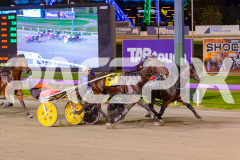 2025_PACEPIX_GP16052025_Race10_TobyGeorge_WavesOfFortune_WIN_WEB-7