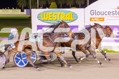 2025_PACEPIX_GP10062025_RACE2_Bigbozz_WIN_WEB-7