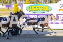 2025_PACEPIX_GP25112025_Race2_BoldJackie_WIN_WEB-8