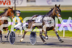 2025_PACEPIX_GP01082025_RACE2_CandyApple_WIN_WEB-6