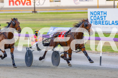 2025_PACEPIX_GP21112025_RACE2_Chivalry_WIN_WEB-10