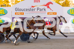 2025_PACEPIX_GP21112025_RACE2_Chivalry_WIN_WEB-14