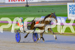 2025_PACEPIX_GP05092025_RACE2_CopyCatQueen_WIN_WEB-3