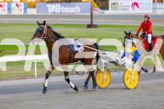 2025_PACEPIX_GP12092025_Race2_DMac_WIN_WEB-15
