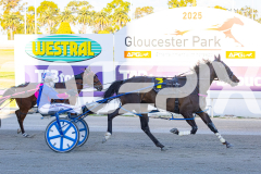 2025_PACEPIX_GP11112025_RACE2_Delulu_WIN_WEB-8