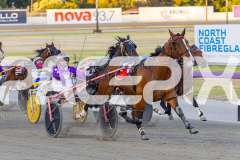 2025_PACEPIX_GP29112025_Race2_FatLouie_WIN_WEB-4