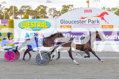 2025_PACEPIX_GP24102025_Race2_MadMonday_WIN_WEB-9