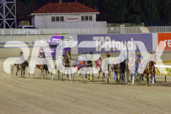 2025_PACEPIX_GP02052025_Race2_NavyStreet_WIN_WEB-11