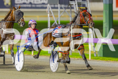 2025_PACEPIX_GP02052025_Race2_NavyStreet_WIN_WEB-2