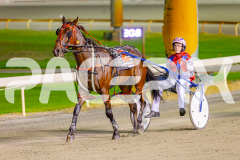 2025_PACEPIX_GP02052025_Race2_NavyStreet_WIN_WEB-22