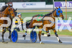 2025_PACEPIX_GP10102025_RACE2_Rockandrollartist_WIN_WEB-3