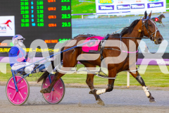 2025_PACEPIX_GP16092025_Race2_RumbleStrip_WIN_WEB-19