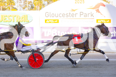 2025_PACEPIX_GP14102025_Race2_Siangdi_WIN_WEB-9