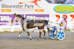 2025_PACEPIX_GP22082025_Race2_Soundwave_WIN_WEB-11