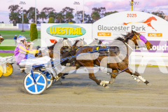 2025_PACEPIX_GP22082025_Race2_Soundwave_WIN_WEB-6
