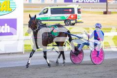 2025_PACEPIX_GP02122025_Race3_AtThePointyEnd_WIN_WEB-13