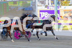 2025_PACEPIX_GP02122025_Race3_AtThePointyEnd_WIN_WEB-7