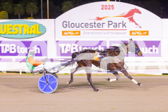 2025_PACEPIX_GP25072025_Race3_CopyCatQueen_WIN_WEB-9