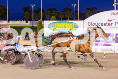 2025_PACEPIX_GP19092025_Race3_MikisPride_WIN_WEB-9