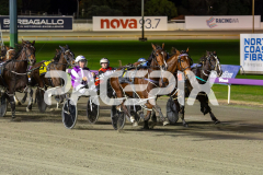 Race 3 - PETES HONOUR