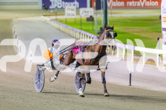 2025_PACEPIX_GP31122025_RACE4_BlazeAway_WIN_WEB-2